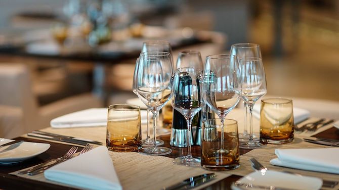 <div>Các nhà hàng có lối đi cho người cần trợ giúp đặc biệt không?&nbsp;<br></div>